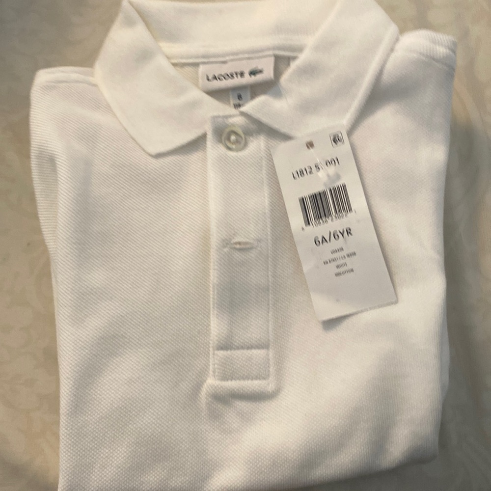 Lacoste boys Classic  polo size 6 excellent condition worn maybe once